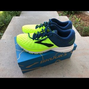 Brooks Ravenna 9 running shoes.